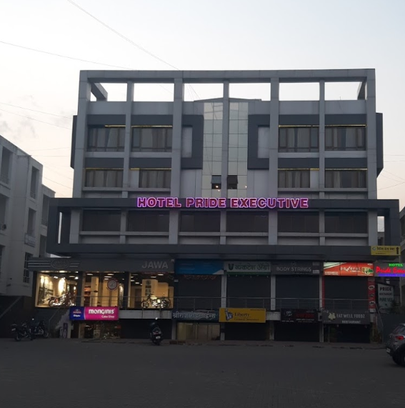 सातारा ग्रँड हॉटेल